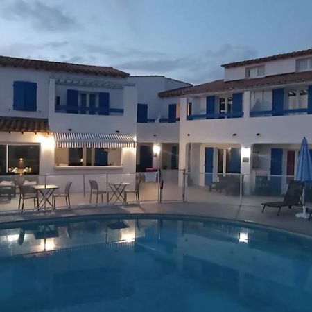 Hotel Le Bleu Marine Saintes-Maries-de-la-Mer Bagian luar foto