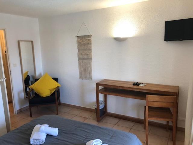 Hotel Le Bleu Marine Saintes-Maries-de-la-Mer Bagian luar foto
