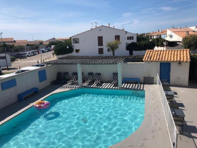 Hotel Le Bleu Marine Saintes-Maries-de-la-Mer Bagian luar foto