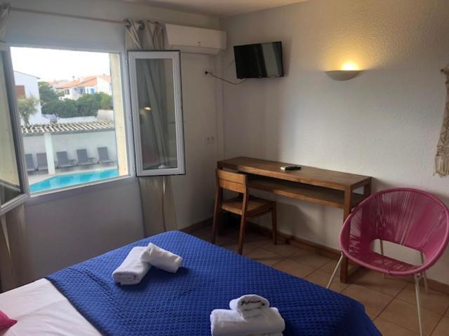 Hotel Le Bleu Marine Saintes-Maries-de-la-Mer Bagian luar foto