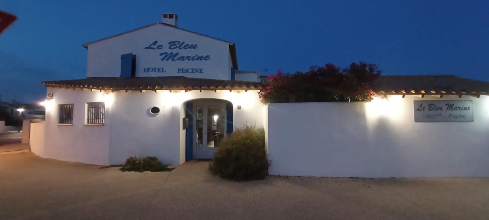 Hotel Le Bleu Marine Saintes-Maries-de-la-Mer Bagian luar foto